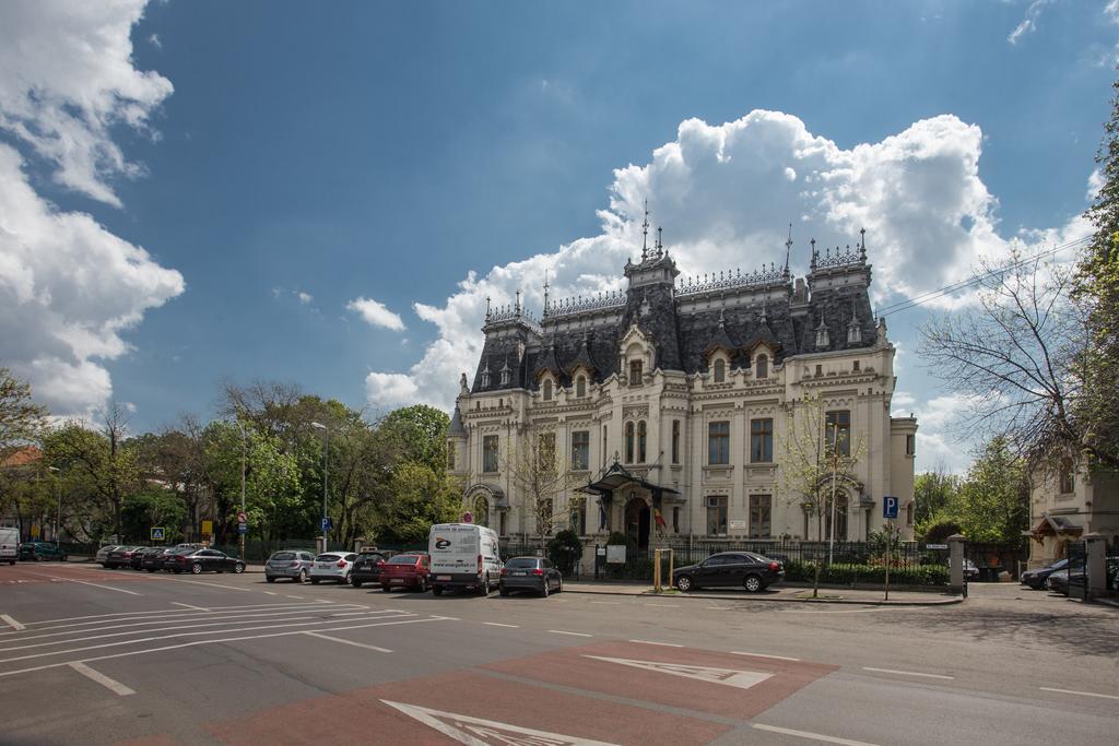 Central Garden By Urbanesq Bukarest Kültér fotó